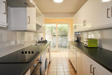 3 bed house, Providence Street, North Hill, Plymouth, PL48JG - Image 1